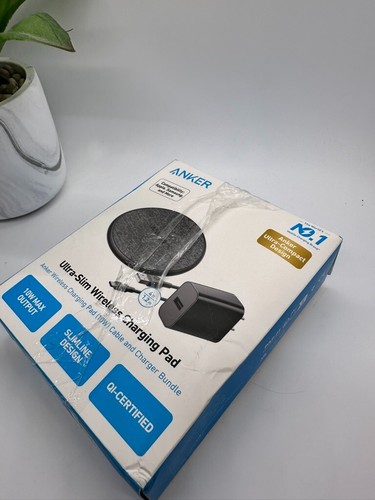 Anker 10W Wireless Charging Pad with 4' Cable and 18W Wall Charger - Black - Zdjęcie 2 z 4