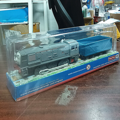 Box Trackmaster Thomas Und Seine Motorisierte Spielzeugeisenbahn- Dennis + Truck