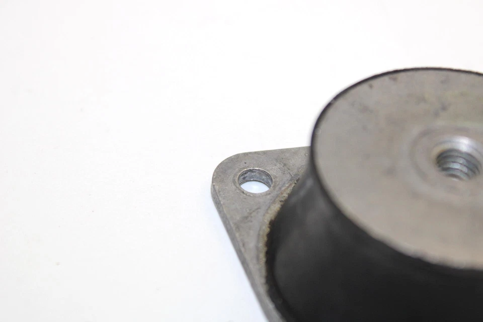 Ski-doo Mxz 800r 2008 OEM montaje de motor de goma 512060729 Q3802 Foto 2 de 4