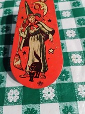VINTAGE 1950S TIN RATCHET NOISEMAKER