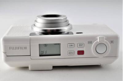Fujifilm Natura Classica White Limited Edition Color Compact Fujifilm Natura Classica White Limited Edition Color Compact
