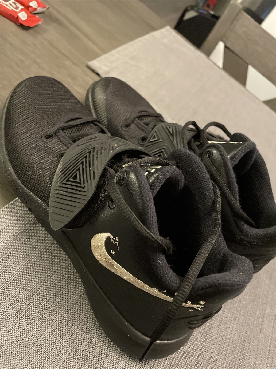 バスケットボールシューズ 黒/金 Nike Kyrie Flytrap 3 Black Metallic Gold Men's Size 8
