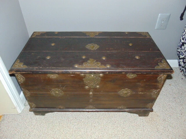 Antique primitive on sale blanket chest