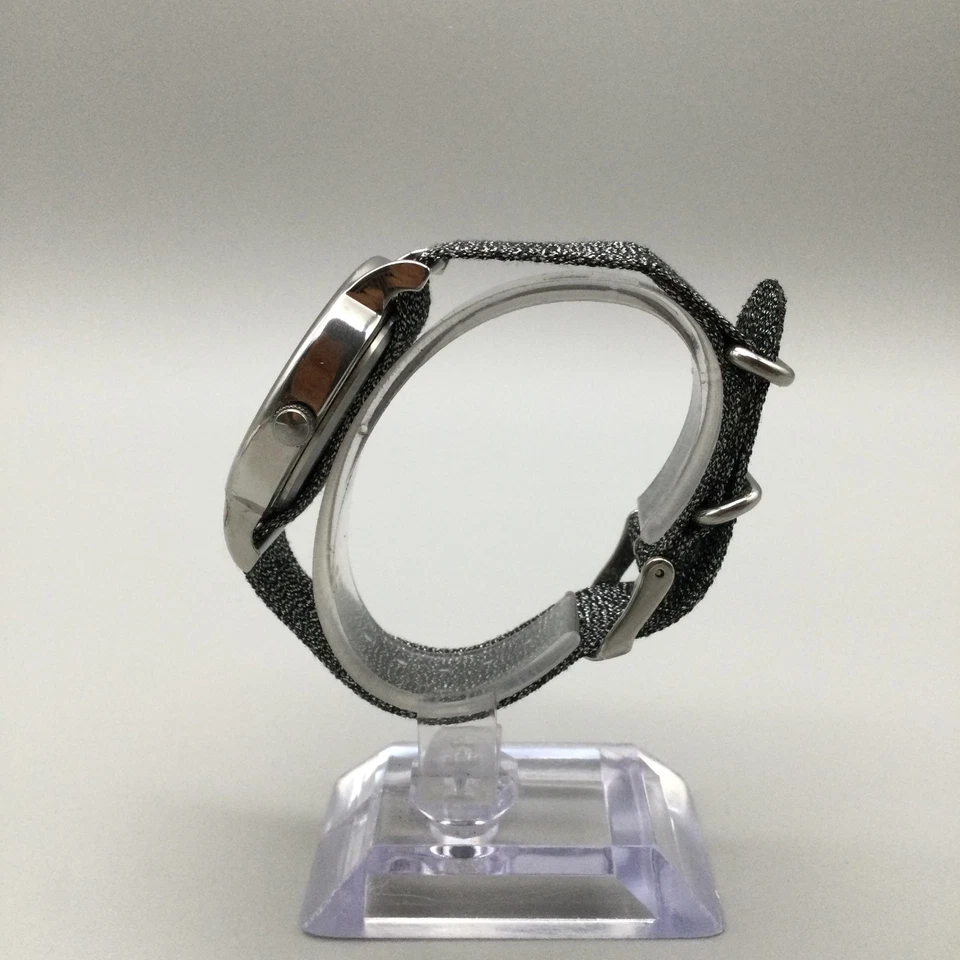 Reloj Timex Weekender Mujer 38mm Tono Plateado Gris Metálico Nylon Batería Nueva Foto 3 de 4