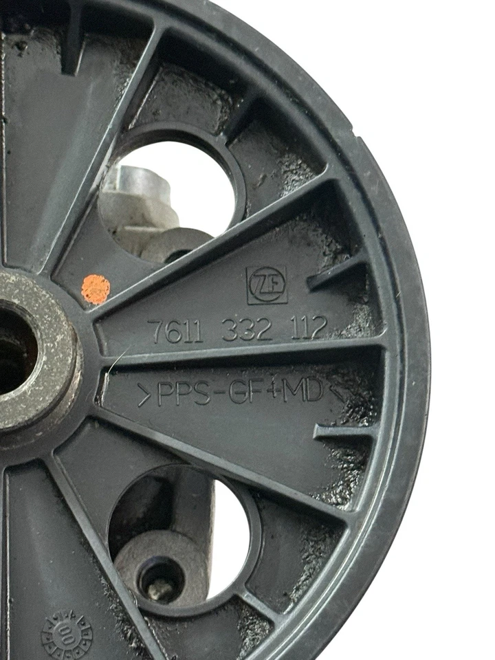 Volvo S40 2002 bomba de dirección asistida polea montaje motor ZF OEM 8646864 Foto 4 de 4