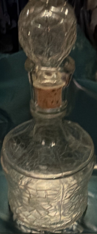 Clear Round Glass Decanter w/ Stopper & Cork, Starburst Pattern, Decorative
