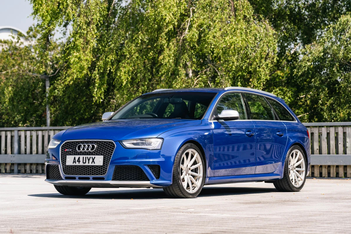 2014 Audi RS4 Avant (B8) Sepang Blue