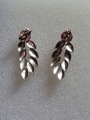14k Earrings Black Hills Gold Tri Color Leaves Yellow, Green&Rose Leaf Gold 1.3g - Picture 6 of 18