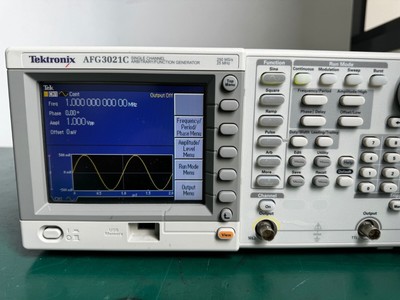 AFG3021C Tektronix Arbitrary Waveform Generator, POWERS ON!