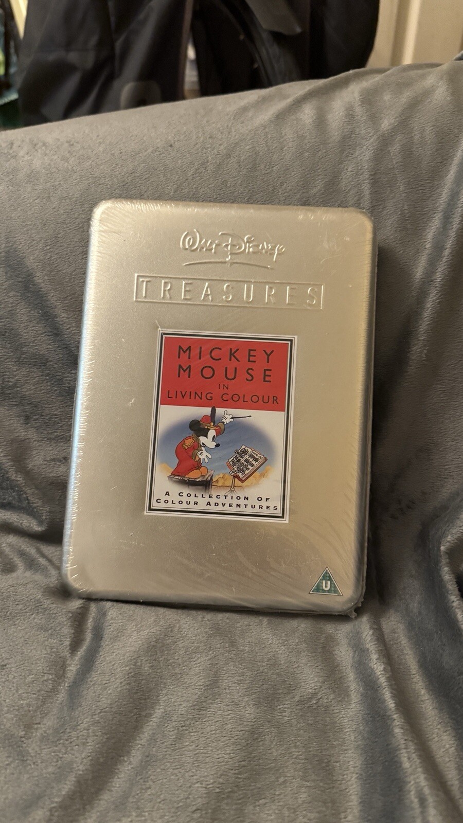 Walt Disney Treasures - Mickey In Living Colour DVD in tin ( sealed region 2 )