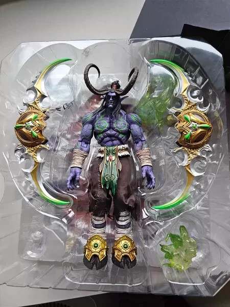In Stock New Hero Toys World of War Craft Demon Hunter Illidan