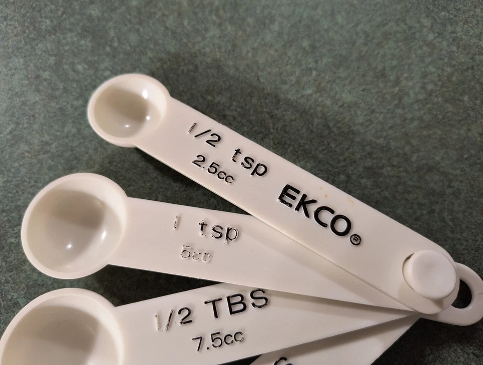 Ekco Nesting Measuring Spoons White 1/2tsp~1tsp~1/2tbsp~1tbsp - Image 4 of 4