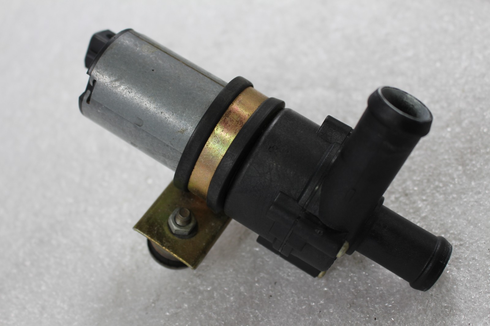 Ferrari 360 Auxiliary water pump P/N 65460300