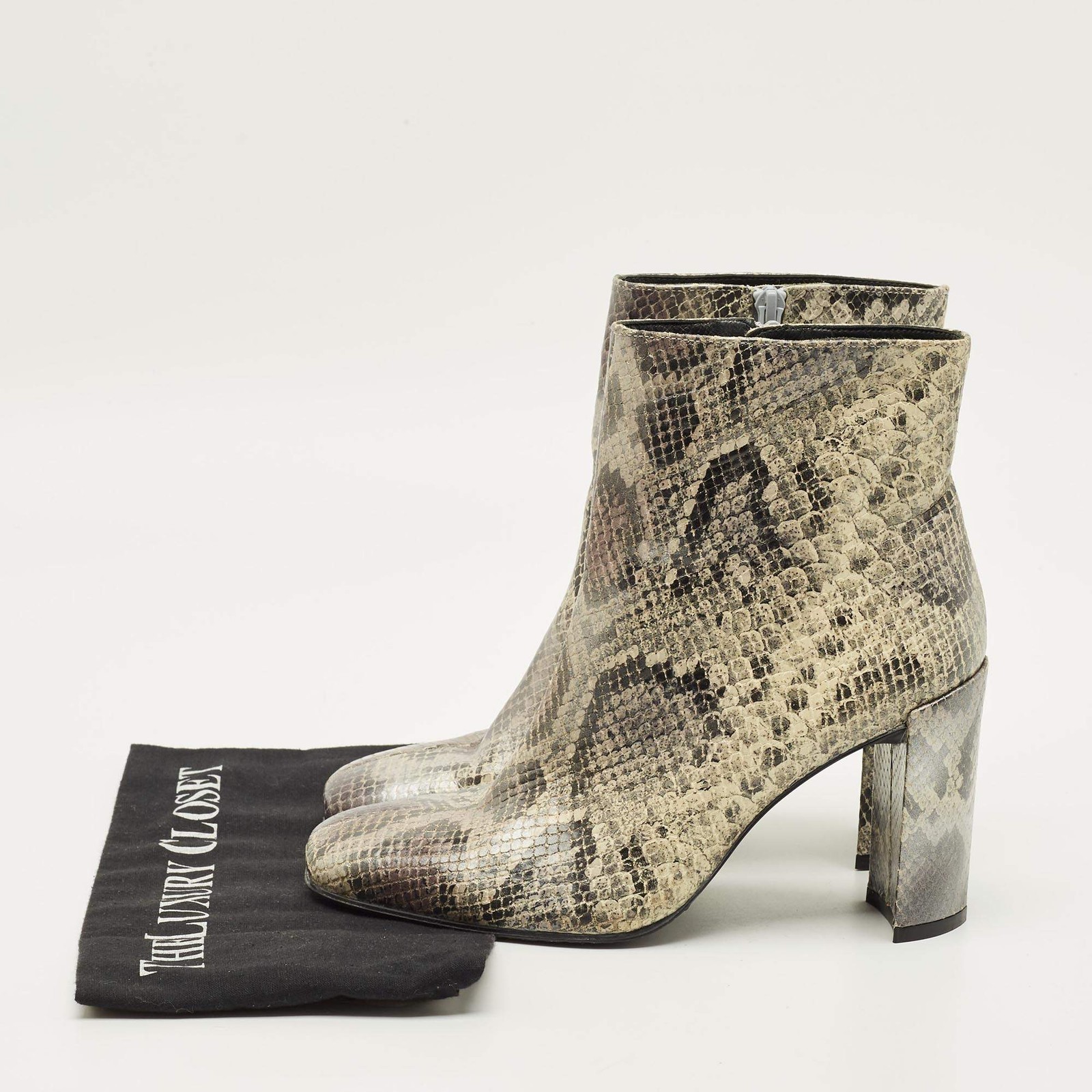 Stuart Weitzman Size 38 GreyBlack Python Embossed… - image 9