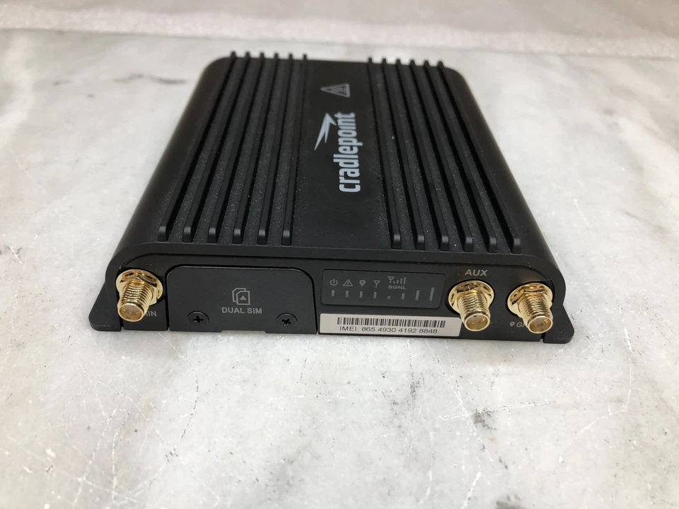 Cradlepoint LTE Ruggedized Router IBR650C-150M-D S5A907A Bundle w/ AC & Antenna - Image 3 of 4