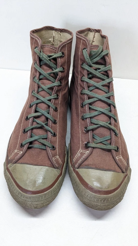 Tenis deportivos militares de lona marrón vintage de los años 40 talla 10 Segunda Guerra Mundial Foto 2 de 4