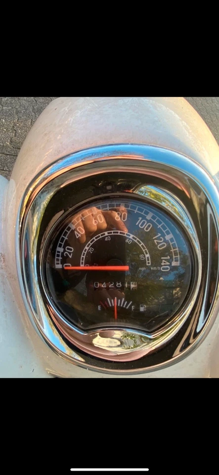 Roller / Daelim / Retro Style / 125 ccm 4200 km - Bild 4 von 4