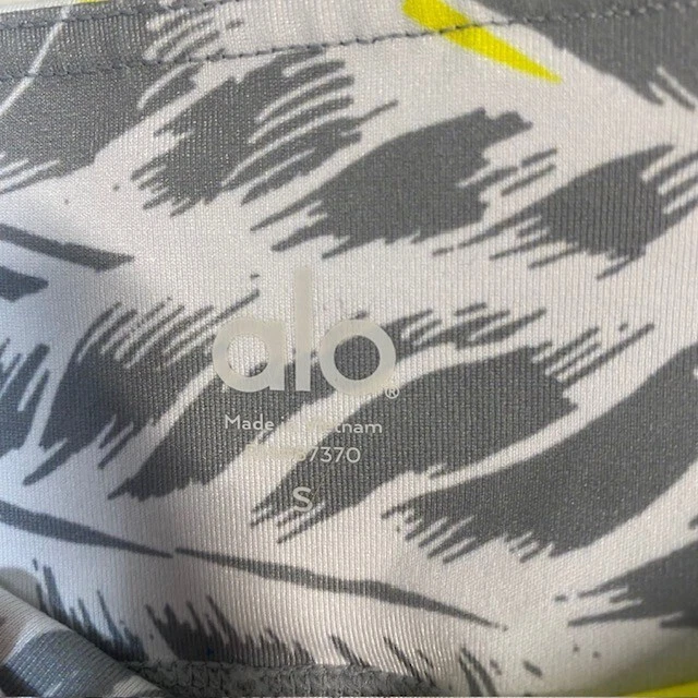 alo-yoga gray white print gym workout athleisure leggings