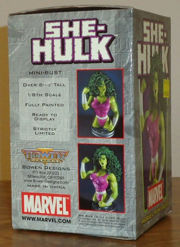 She Hulk Bust - Picture 3 of 12