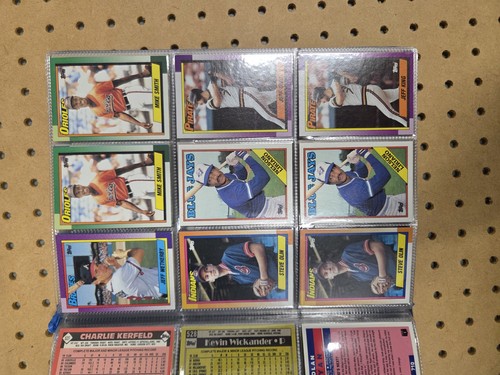 Baseball Card Album With Cards - Picture 10 of 16
