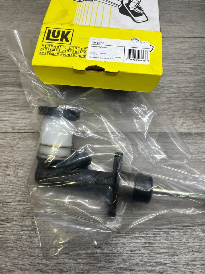 Clutch Master Cylinder LuK LMC208 fits 1987 Jeep Wrangler - Image 3 of 3