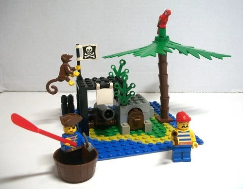 LEGO PIRATE SHIPWRECK ISLAND 99% COMPLETE