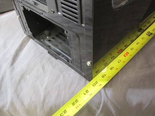 NZXT Phantom 530 Full Tower czarna obudowa ATX z napędem optycznym - Zdjęcie 8 z 13