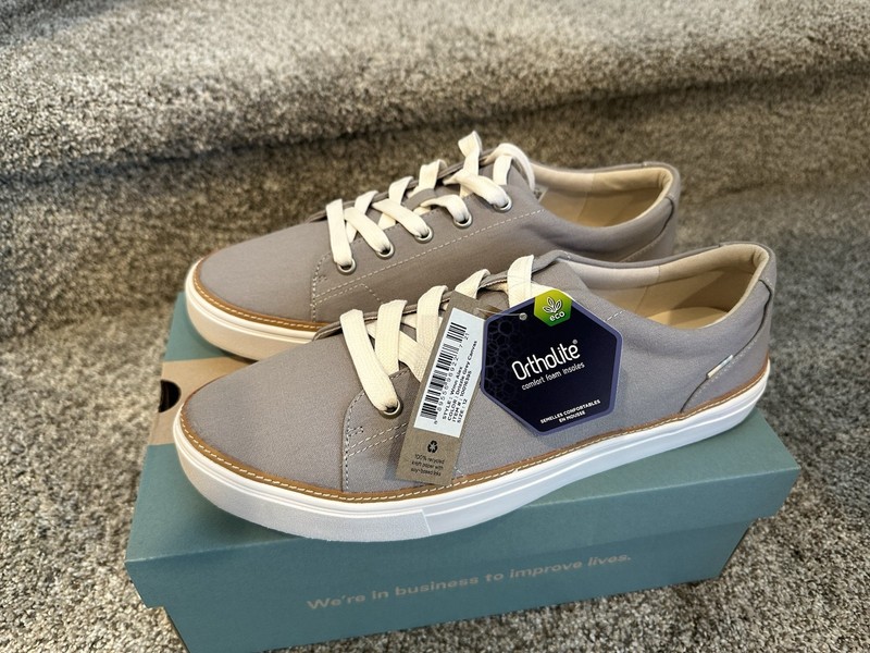 NEW TOMS Women’s Alex Dizzle Gray Canvas Tennis shoe size 12-M.