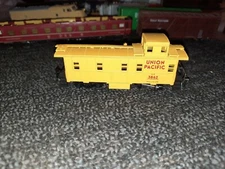 HO Scale "Union Pacific" 3862 Freight Train Caboose Car