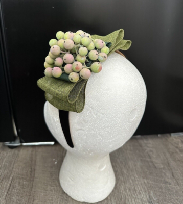New Handmade Designer Fascinator Headband Green Bow Berries  display picture 3