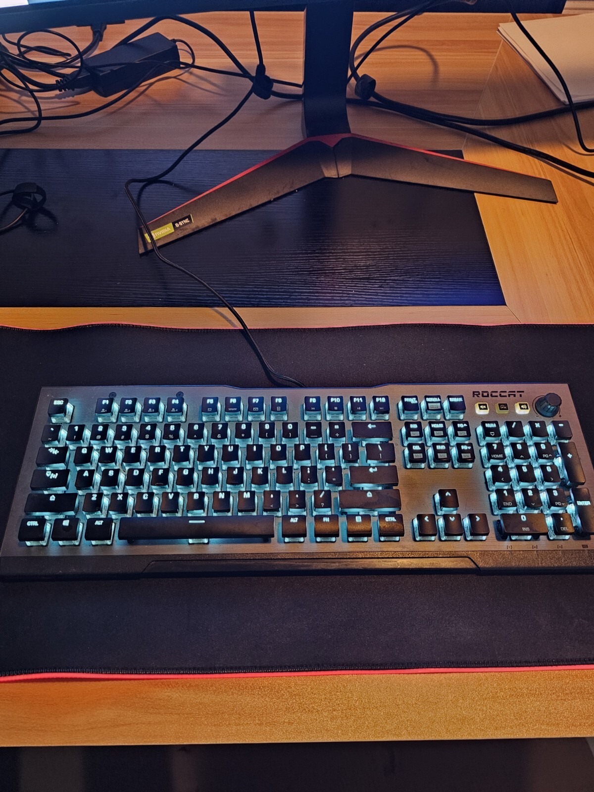 Gaming Tower PC ROG, RTX 2060, Ryzen 7, 32RAM 3Tb HDD w/Mouse and