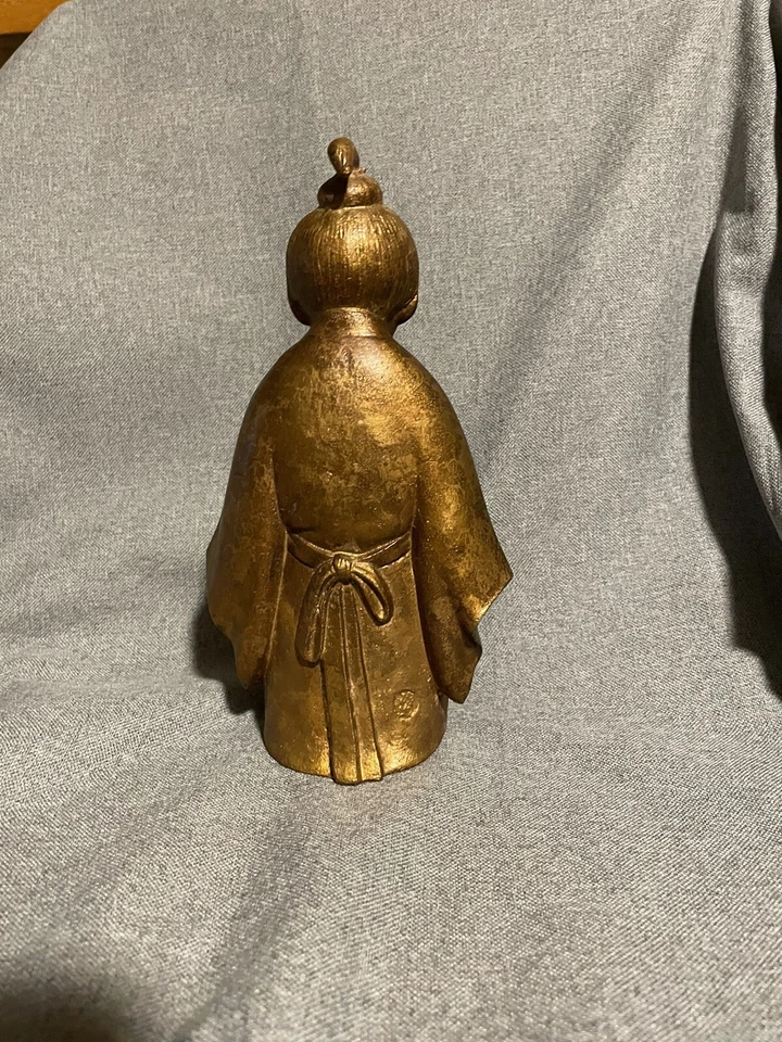 ESCULTURA JAPONESA VINTAGE DE BRONCE FUNDIDO DORADO “Niño desinterés” Foto 2 de 4