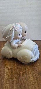 Precious Moments Wedding Bride & Groom Car Ceramic Cake Topper Figurine