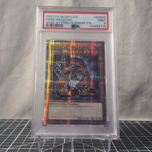 2023 YU-GI-OH! LC01-EN005 DARK MAGICIAN LIMITED QCSR ERROR-ITA PSA 9 - Picture 3 of 4
