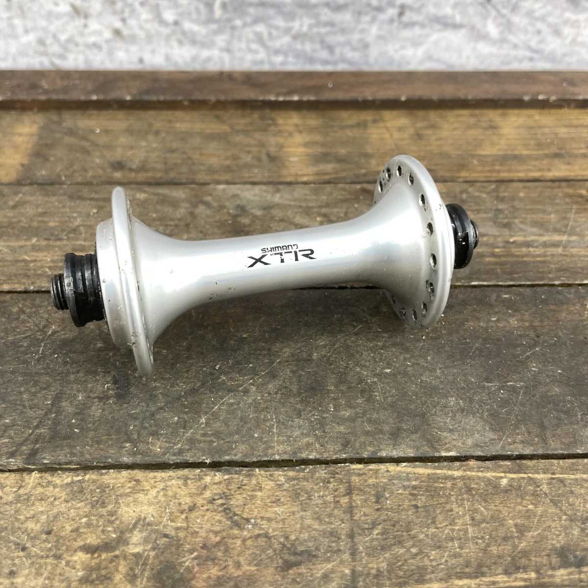 o*o様 HB-M900 Fハブ XTR 32H Vintage Shimano XTR HB-M900 Front Hub 32H Silver 90s Mountain Bike