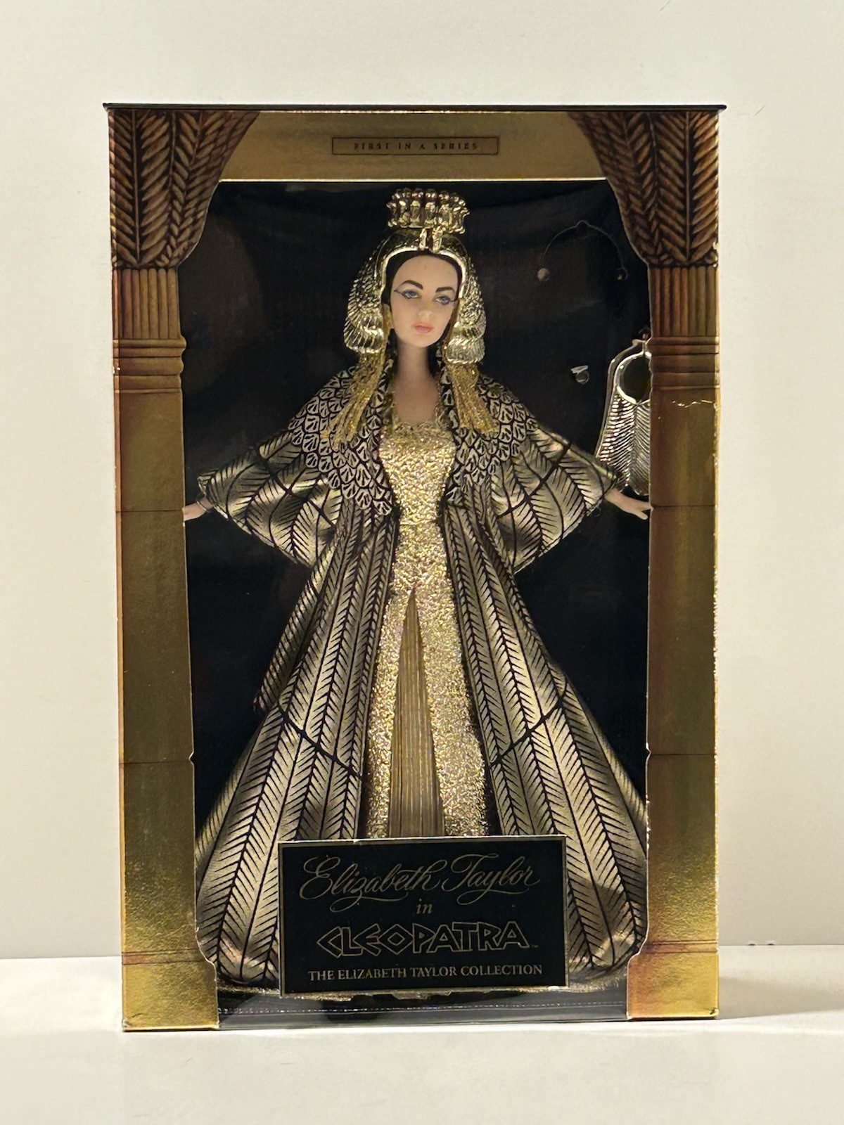 Muñeca Barbie Elizabeth Taylor in Cleopatra Primera en Serie Mattel 23595 NRFB Nueva
