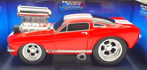 Muscle Machines 1/18 Scale Model Car 61189 1966 Ford Mustang Red/ White Stripes - Picture 3 of 5
