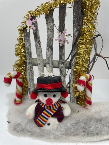 Christmas Seasons Greetings Display - Handmade - 11"x13.5"x3" | Vintage Holidays - Picture 3 of 4