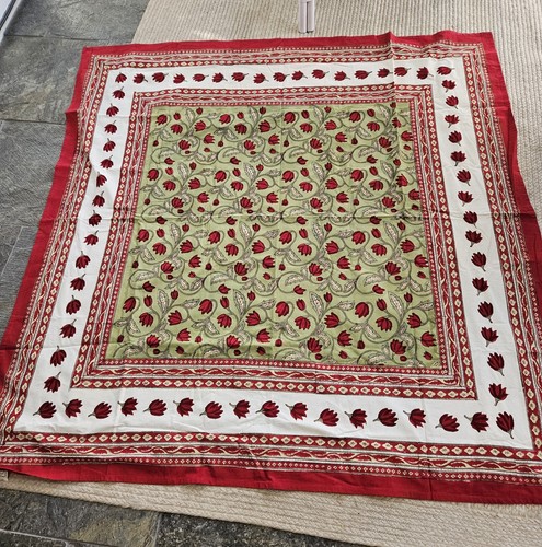 Couleur Nature Bruno Lamy French Design Tablecloth - 59x59 - Crocus Pattern - Picture 1 of 3