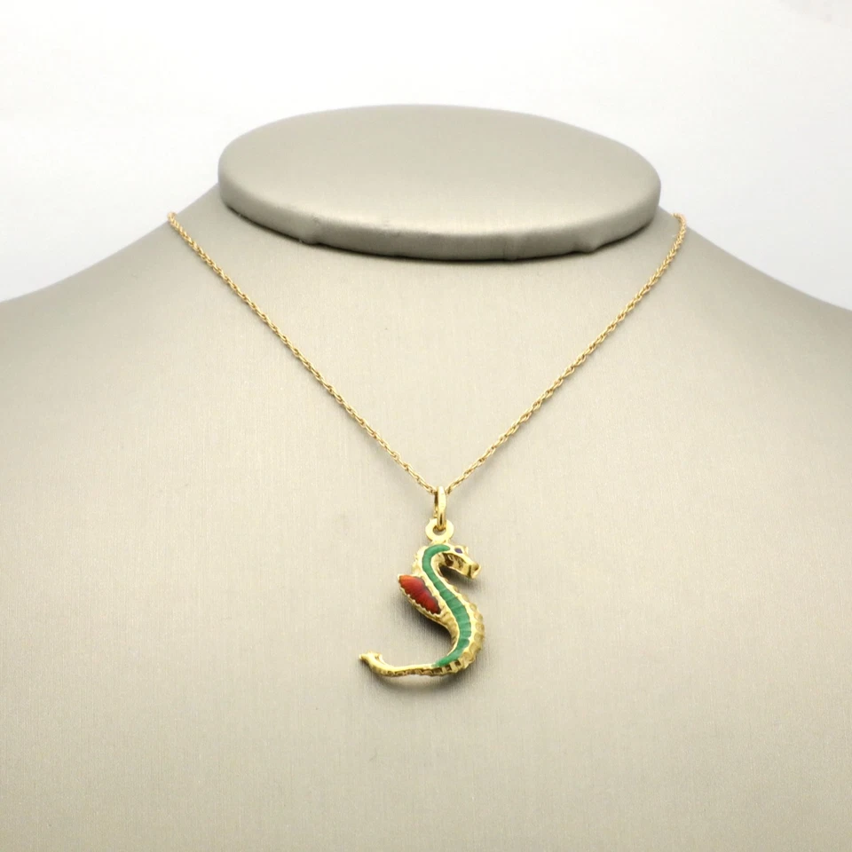 Colgante/dije vintage de caballito de mar esmalte verde/naranja de oro amarillo de 14 quilates de los años 70 Foto 2 de 4