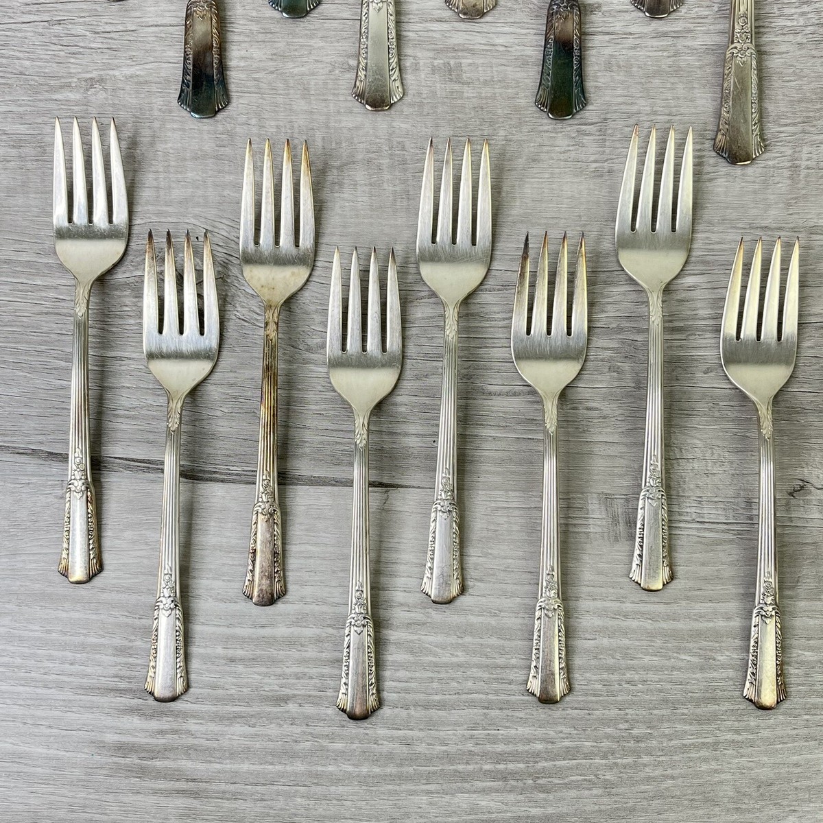 72pc Wm Rogers Overlaid IS 1940s Silver Plated Flatware | eBay