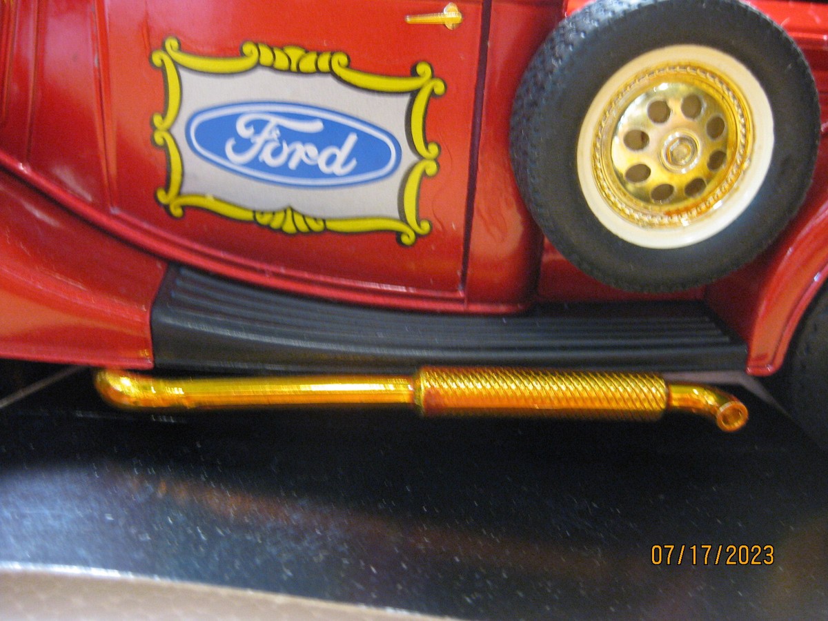 1/18 1936? FORD PICK-UP TRUCK, CUSTOM , MET. RED (1 )