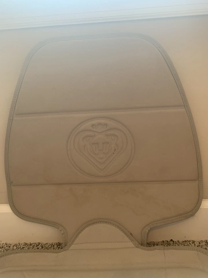 Almohadilla protectora/alfombra beige/bronceada para ahorrar asiento de coche Prince Lionheart Foto 3 de 4
