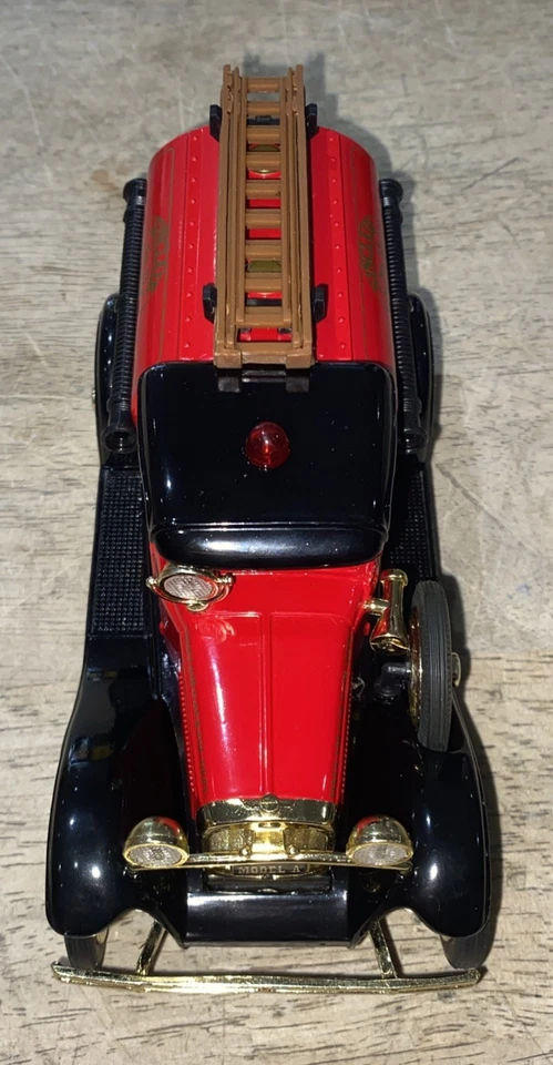 Speccast Sinclair Oil 1925 Ford Model A Pumper Die-cast Coin Bank, New/Box & Tin - Image 3 of 4