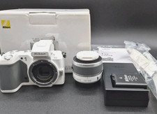 *S/C 8133* NIKON 1 V2 WHITE CAMERA BODY & 1 NIKKOR 10-30MM F3.5-5.6 VR LENS SET