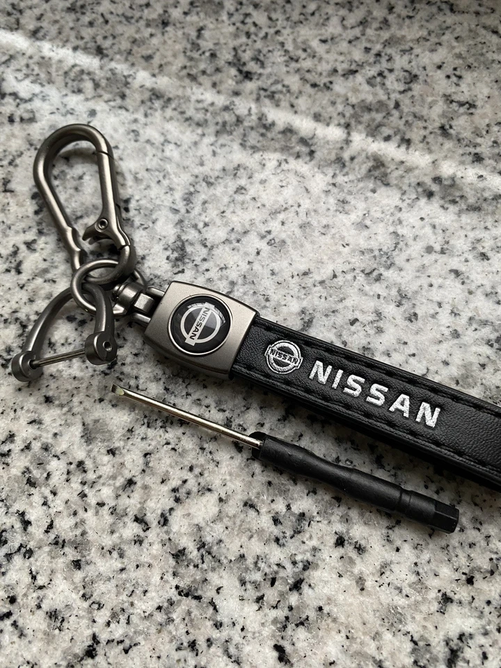 Nissan Schlüsselanhänger aus Leder – Schwarz, Neu, perfektes Geschen - Bild 3 von 4