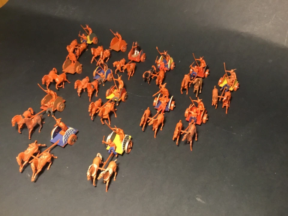 Vintage 1960-70s 1/72 Airfix Celtic Army Ancient Britons 14 chariots and 139 men - Image 4 of 4
