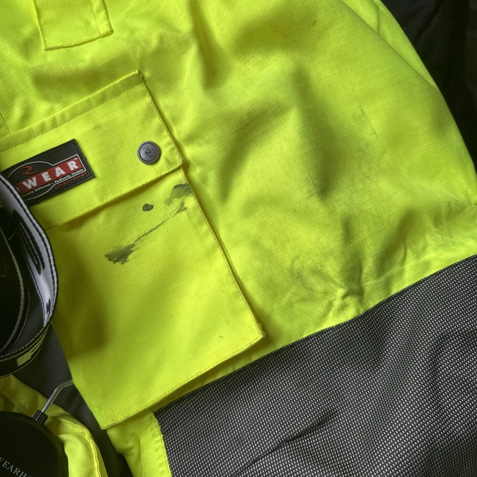 Hi-Vis Reflective Waterproof Work Jacket/Liner Jacket/ Radians Work Pants - Image 4 of 4