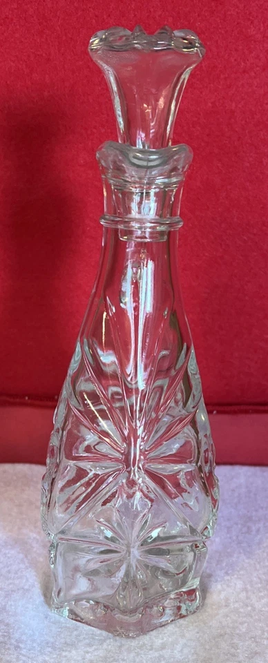 VTG. Anchor Hocking Early American Prescut Glass Oil Or Vinegar Cruet W/ Stopper - Image 2 of 4
