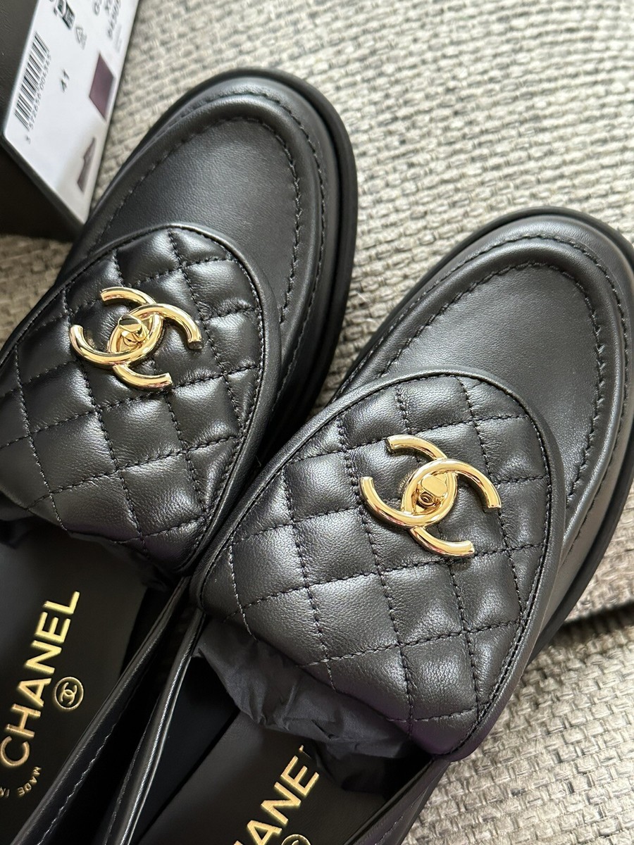 size 36.5EU NIB CHANEL Black Quilted Flap Turnlock Gold CC size 36.5EU NIB CHANEL Black Quilted Flap Turnlock Gold CC
